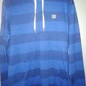 Light hooded pullover